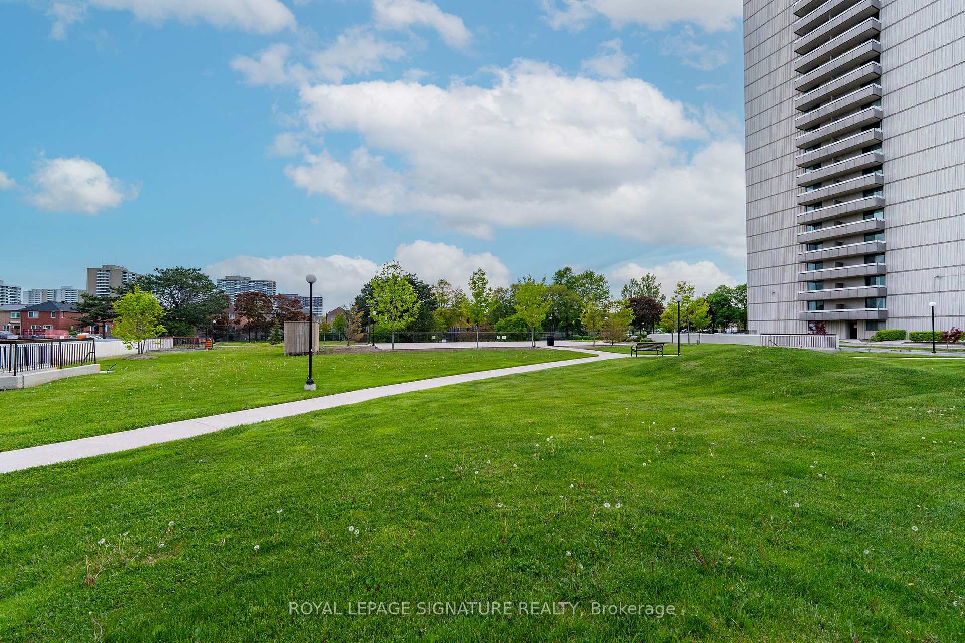 3 Bedrooms Condo at 3151 Bridletowne, Toronto For sale