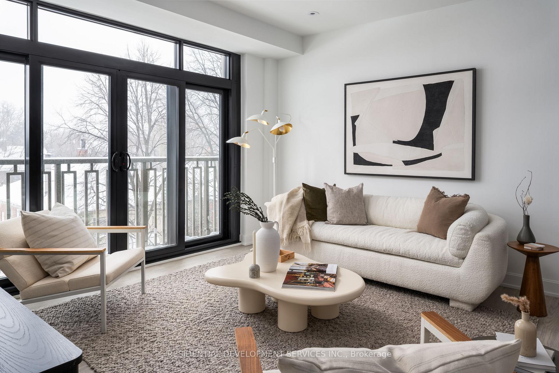 2 Bedrooms Condo at 1 Strathgowan, Toronto For sale