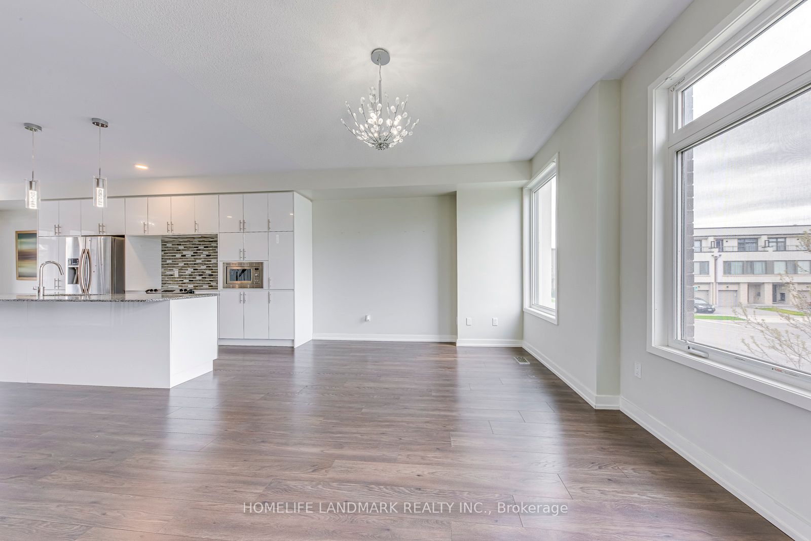 3098 Ernest Appelbe Boulevard