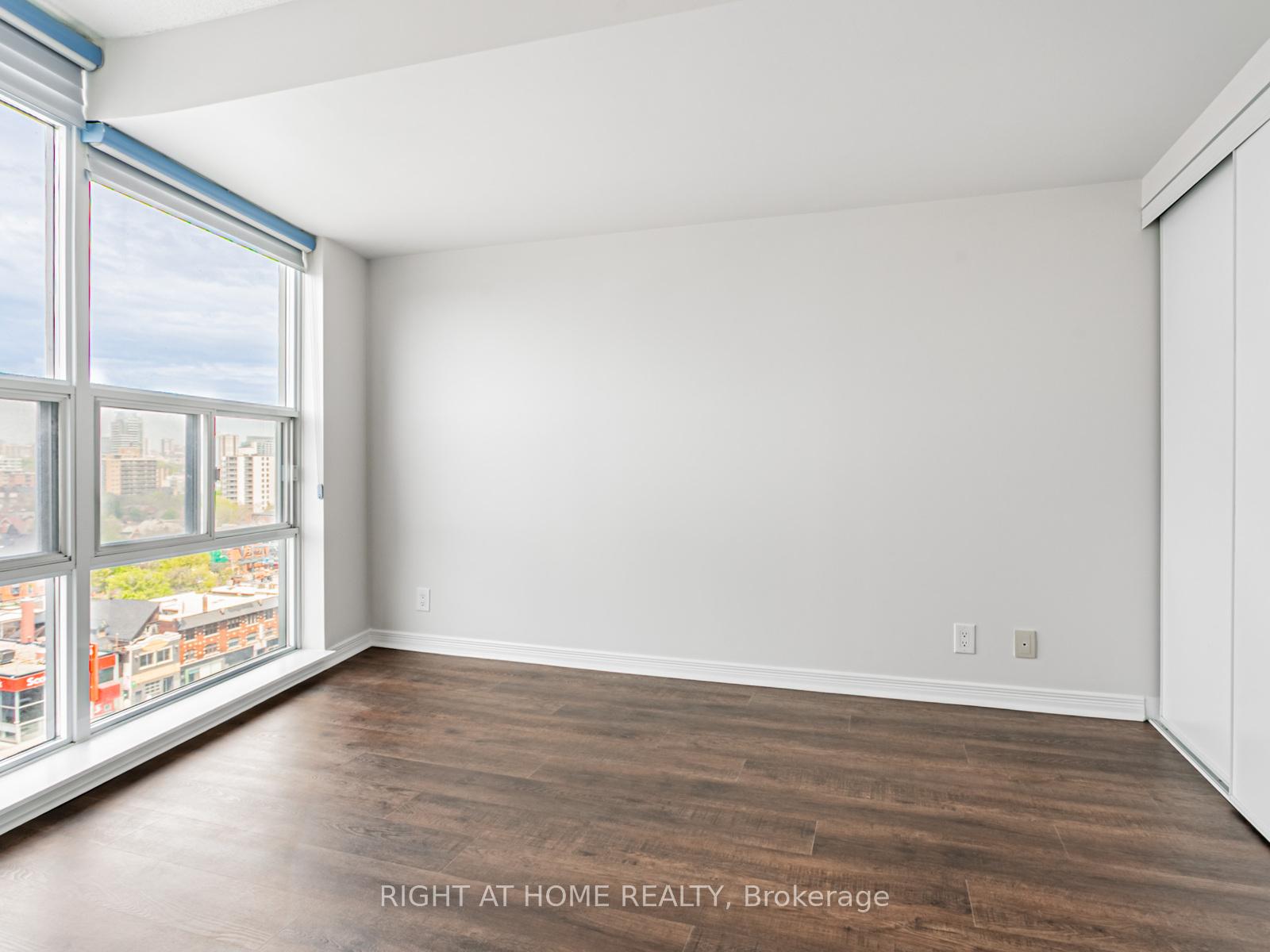 2 Bedrooms Condo at 736 Spadina, Toronto For sale
