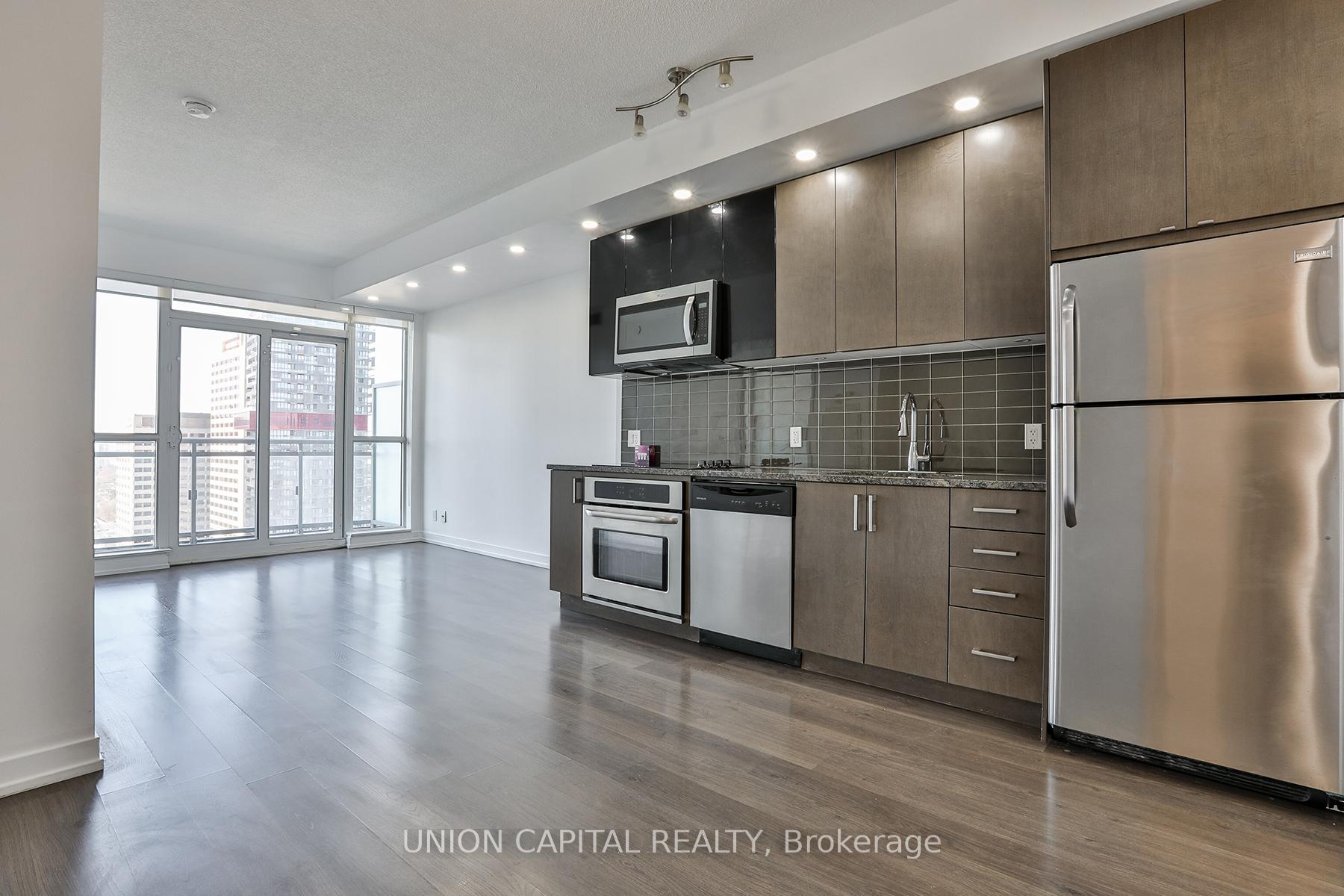2 Bedrooms Condo at 89 Dunfield, Toronto For sale