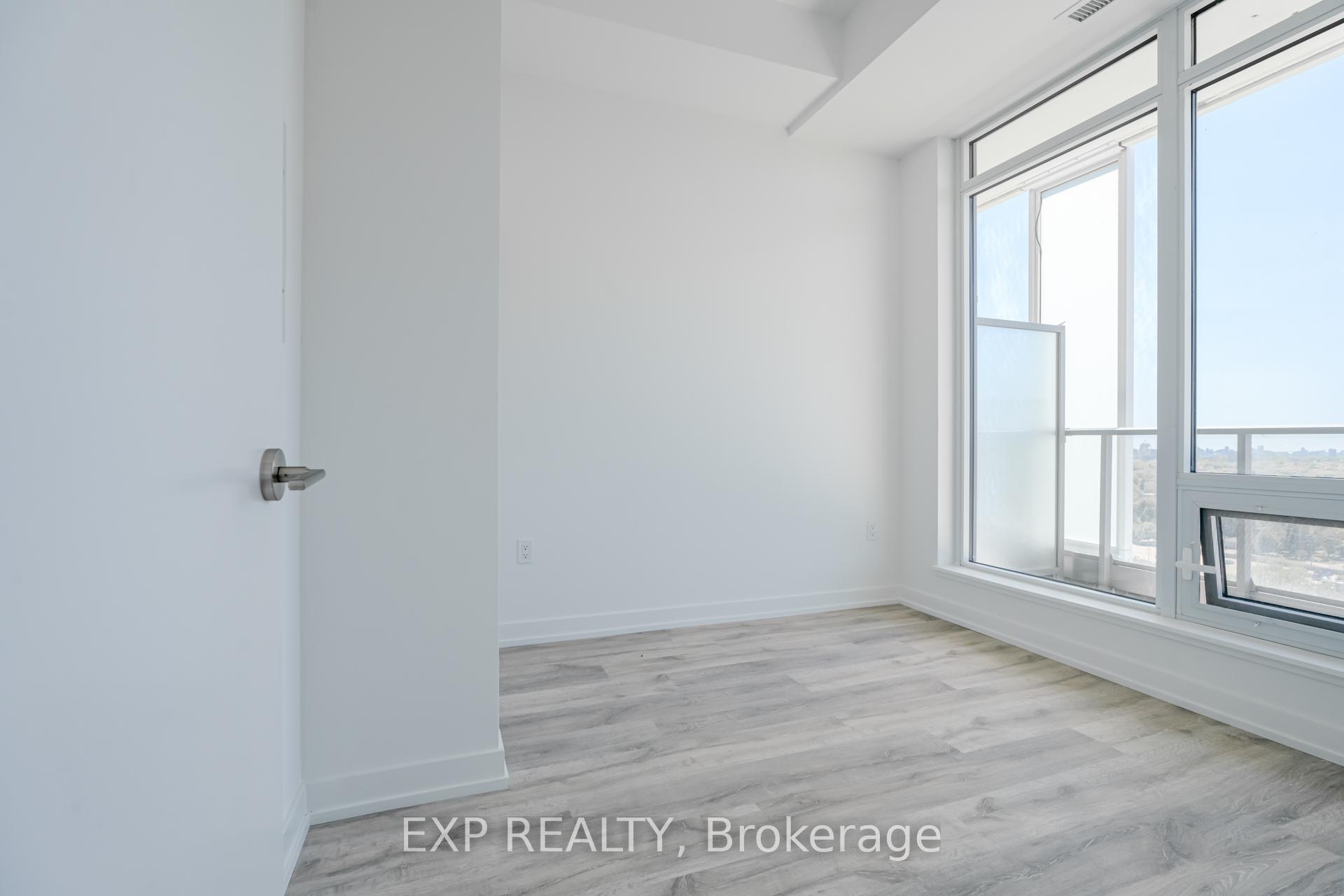 3 Bedrooms Condo at 8 Olympic Gdn S, Toronto For sale