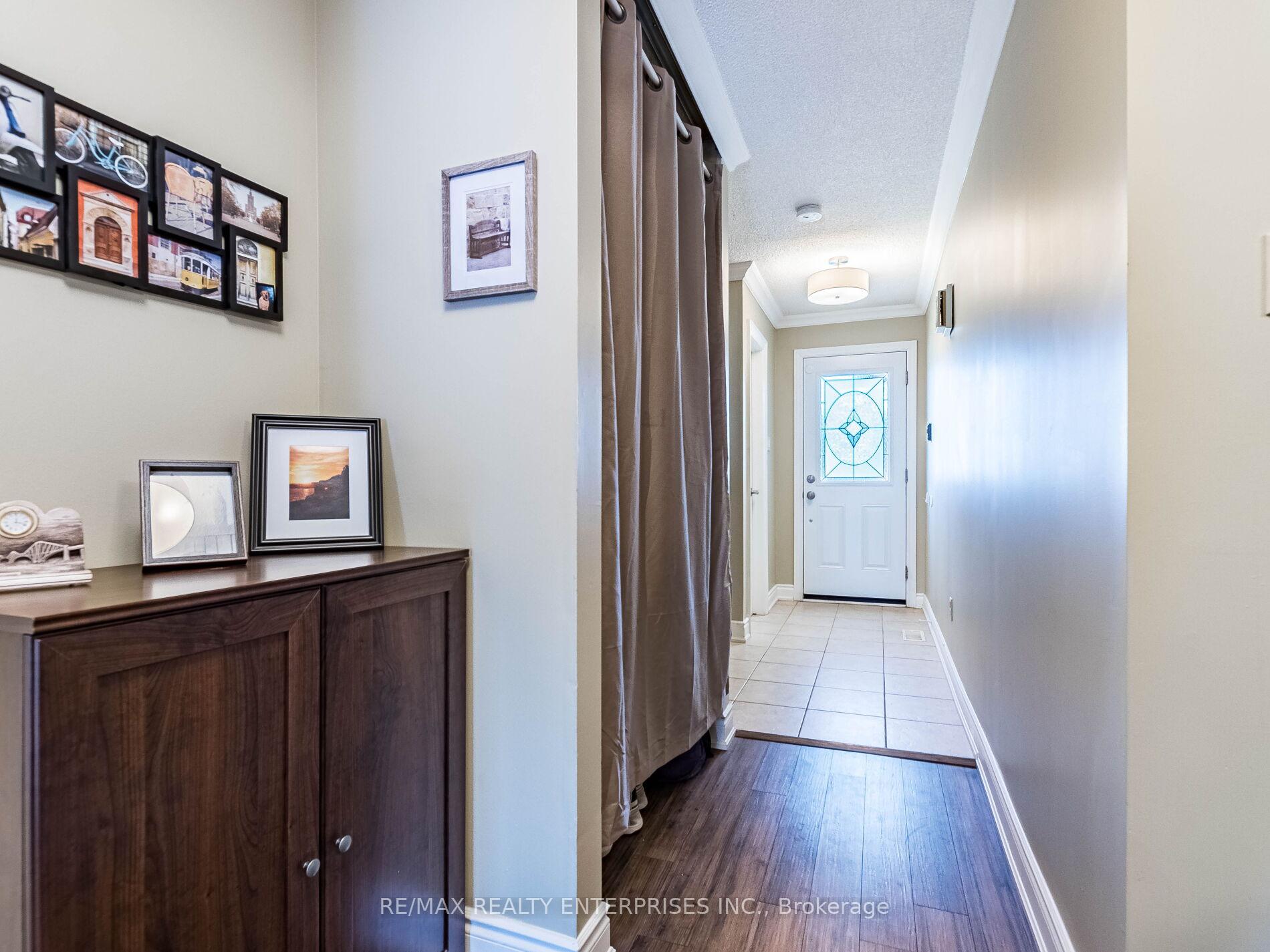 3 Bedrooms Condo at 3345 Silverado,  Mississauga For sale