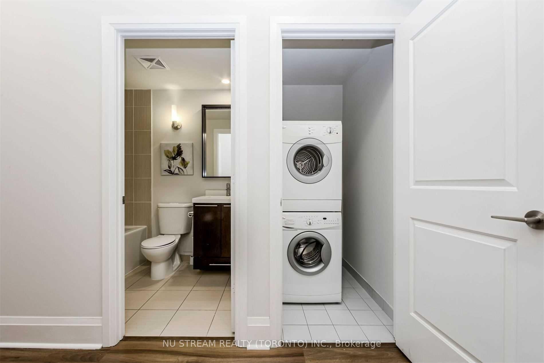 2 Bedrooms Condo at 100 Harrison Garden,  Toronto For sale