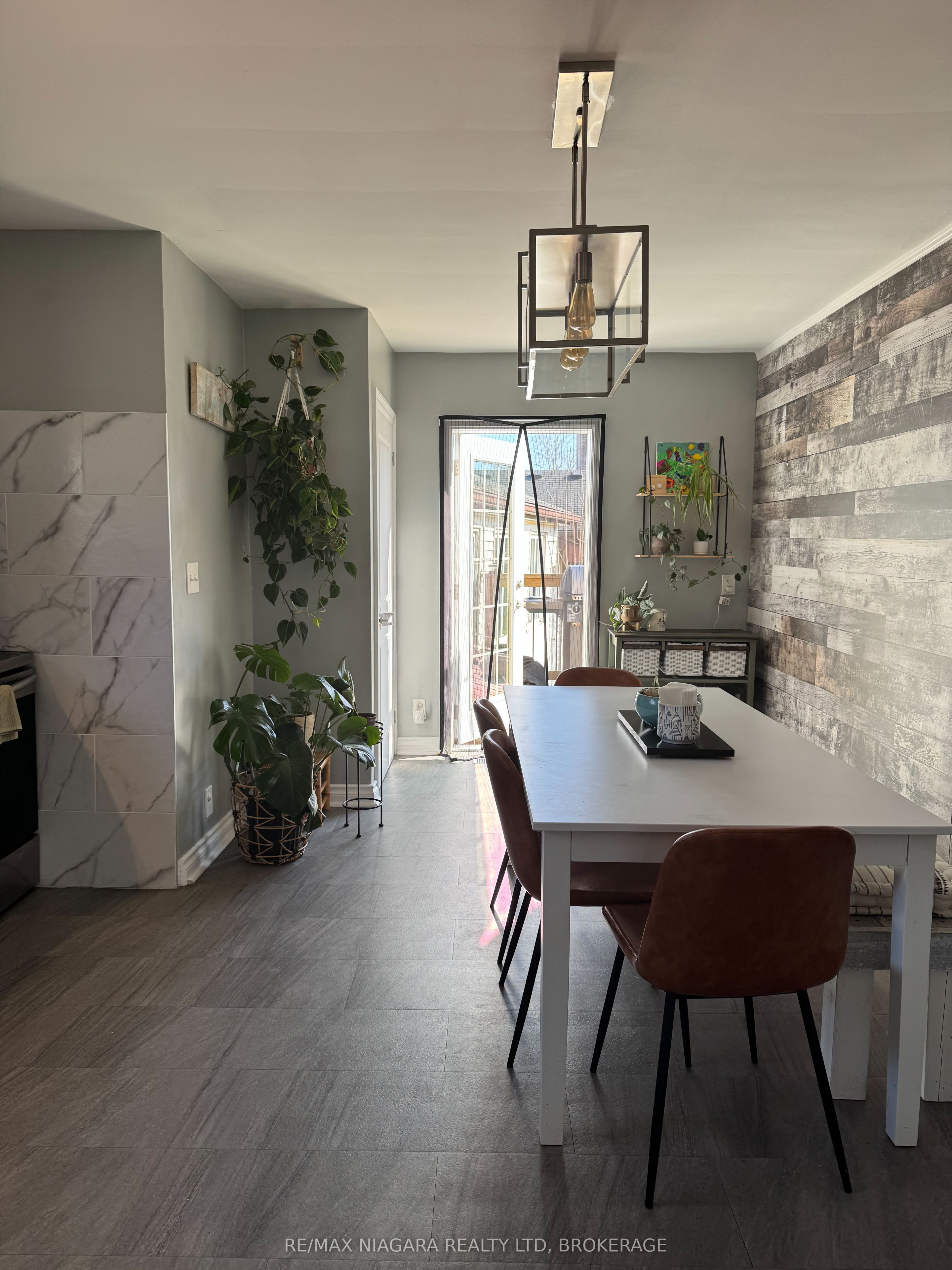 6474 Doreen Drive, Niagara Falls, ON L2E 5K2