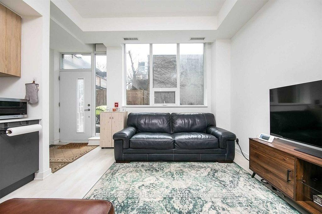 4 Bedrooms Condo at 120 Parliament, Toronto For sale