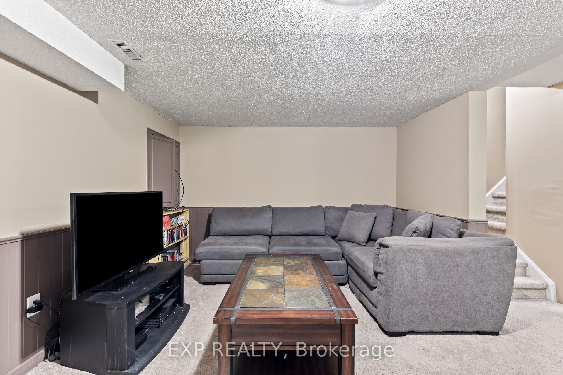 3 Bedrooms Condo at 2205 South Millway,  Mississauga For sale