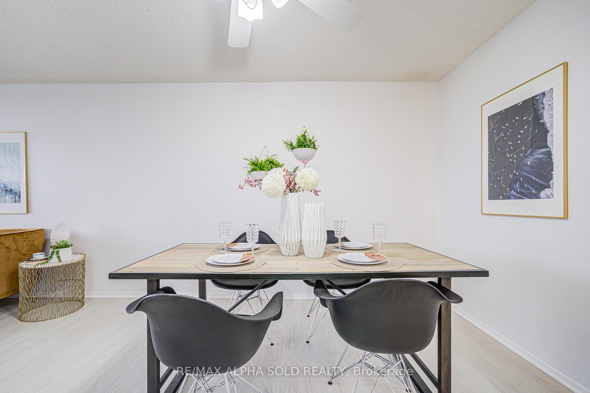 3 Bedrooms Condo at 100 Echo Point, Toronto For sale