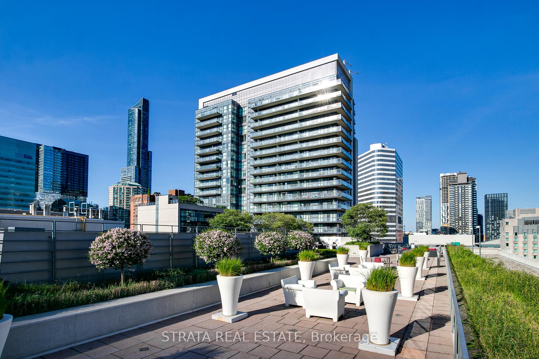 1 Bedroom Condo at 111 Elizabeth, Toronto For sale