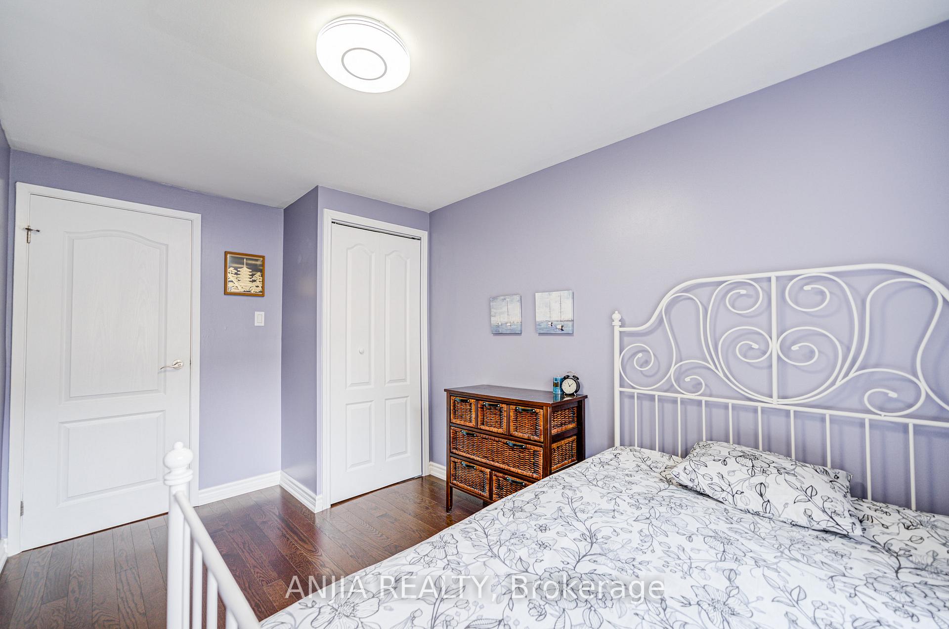 4 Bedrooms Condo at 95 Rock Fern, Toronto For sale