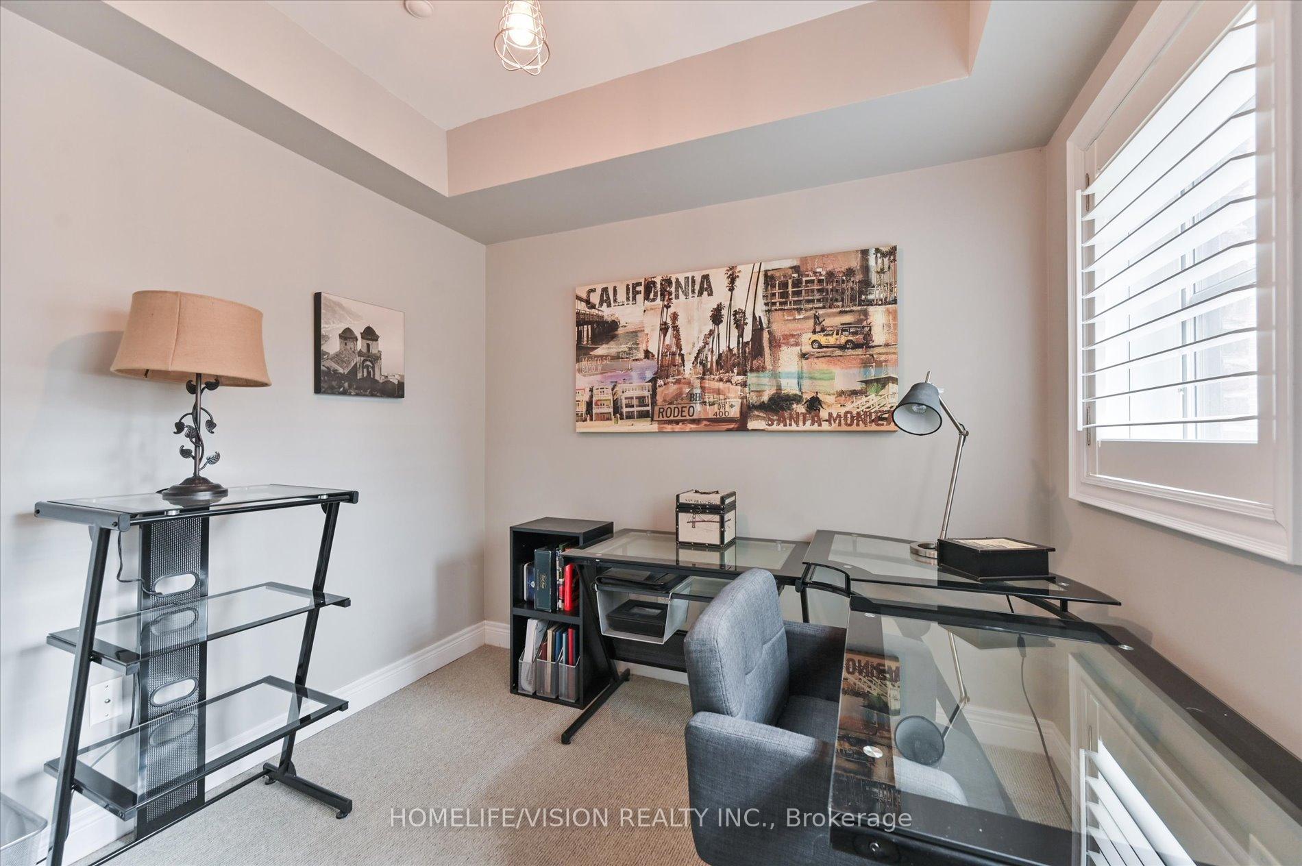4 Bedrooms Condo at 2 Agar, Vaughan For sale