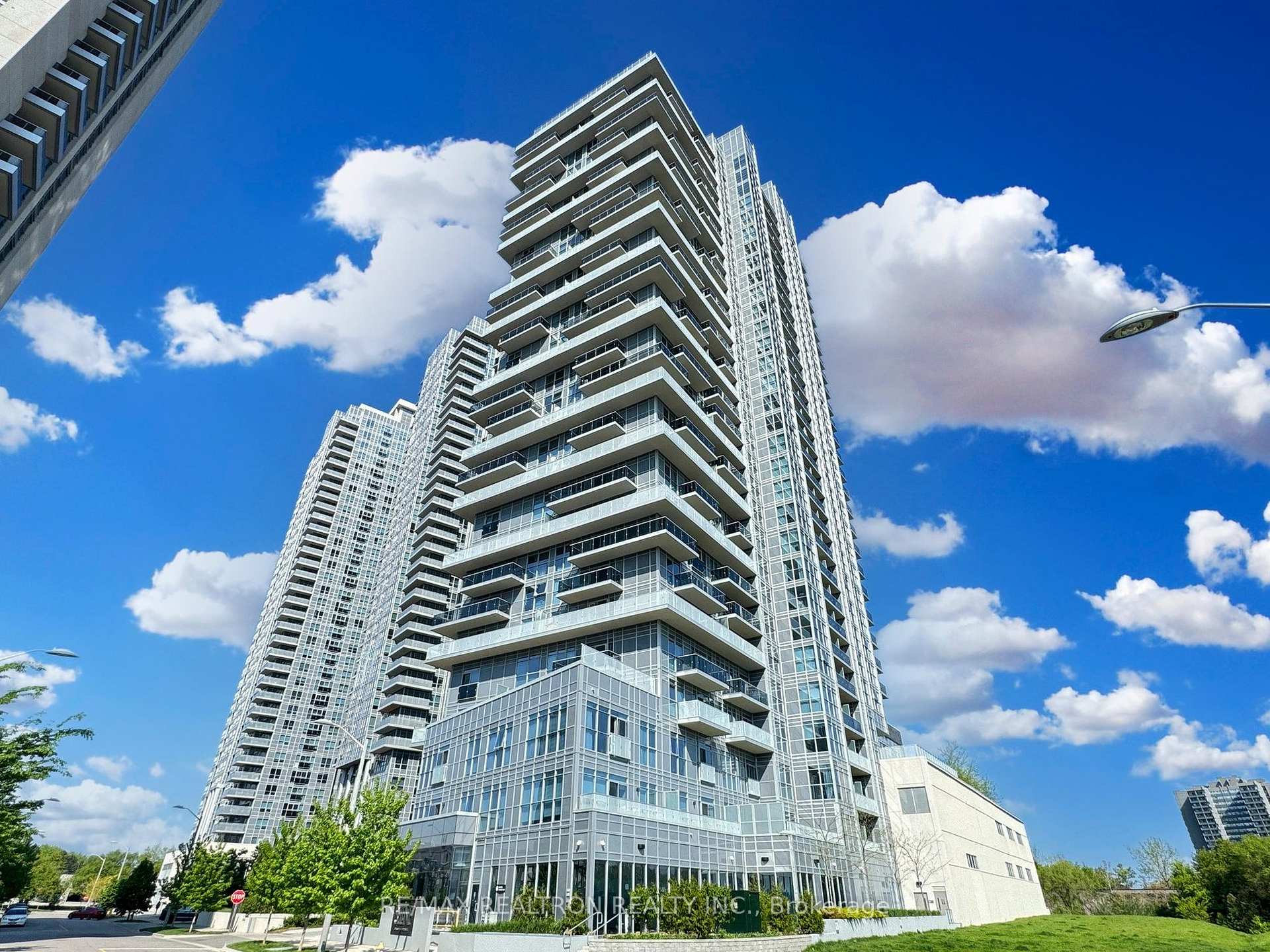 2 Bedrooms Condo at 225 Village Green, Toronto For sale