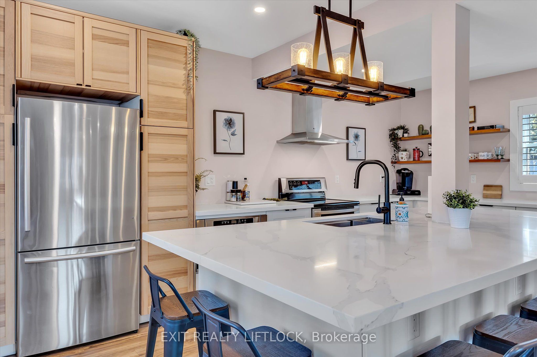 64 Front Street, Kawartha Lakes, ON K0M 1A0