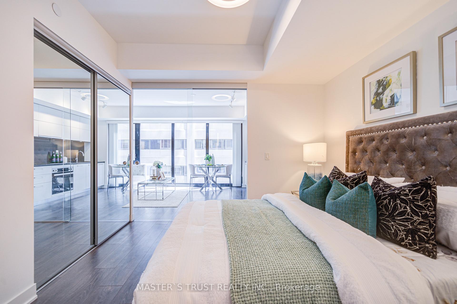 1 Bedroom Condo at 188 Cumberland, Toronto For sale