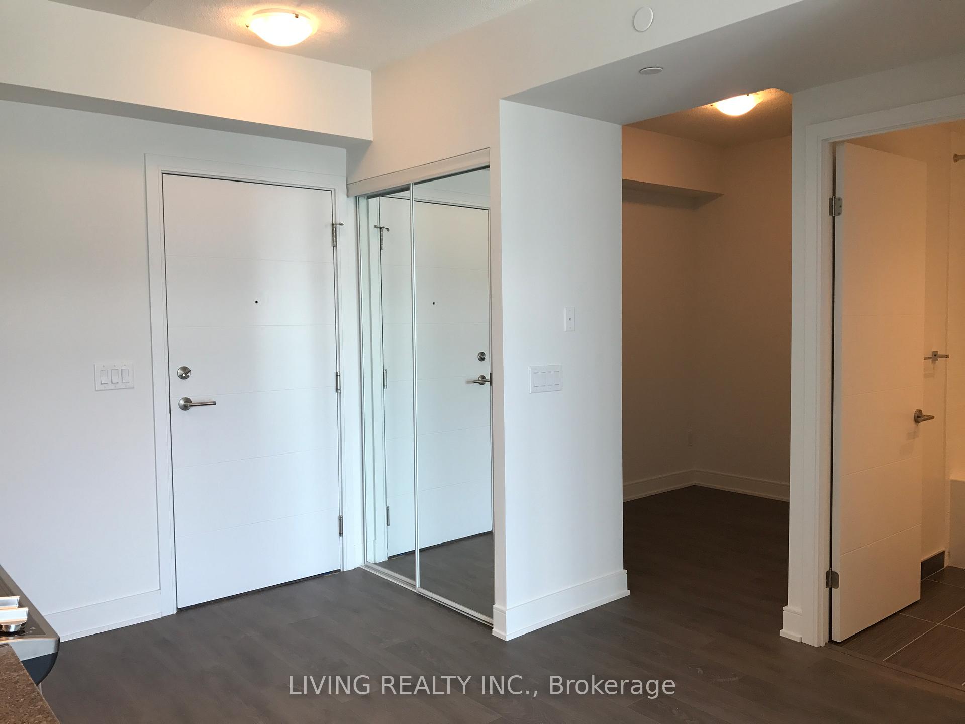 2 Bedrooms Condo at 525 Adelaide, Toronto For sale