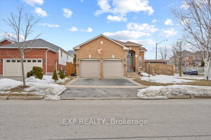 16 Goodwin Avenue, Clarington, ON L1C 4Z4