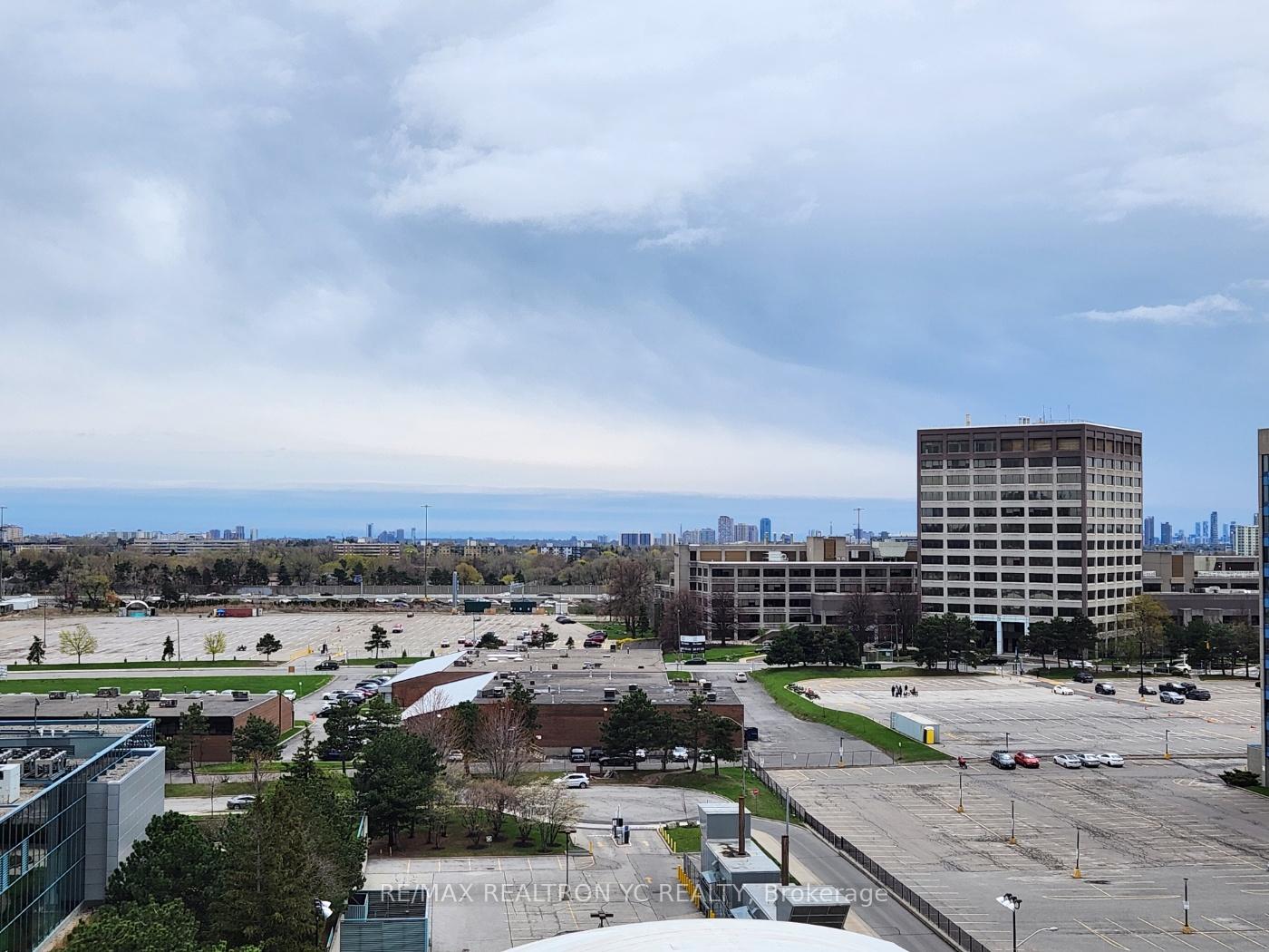 2 Bedrooms Condo at 55 Ann O’reilly,  Toronto For sale