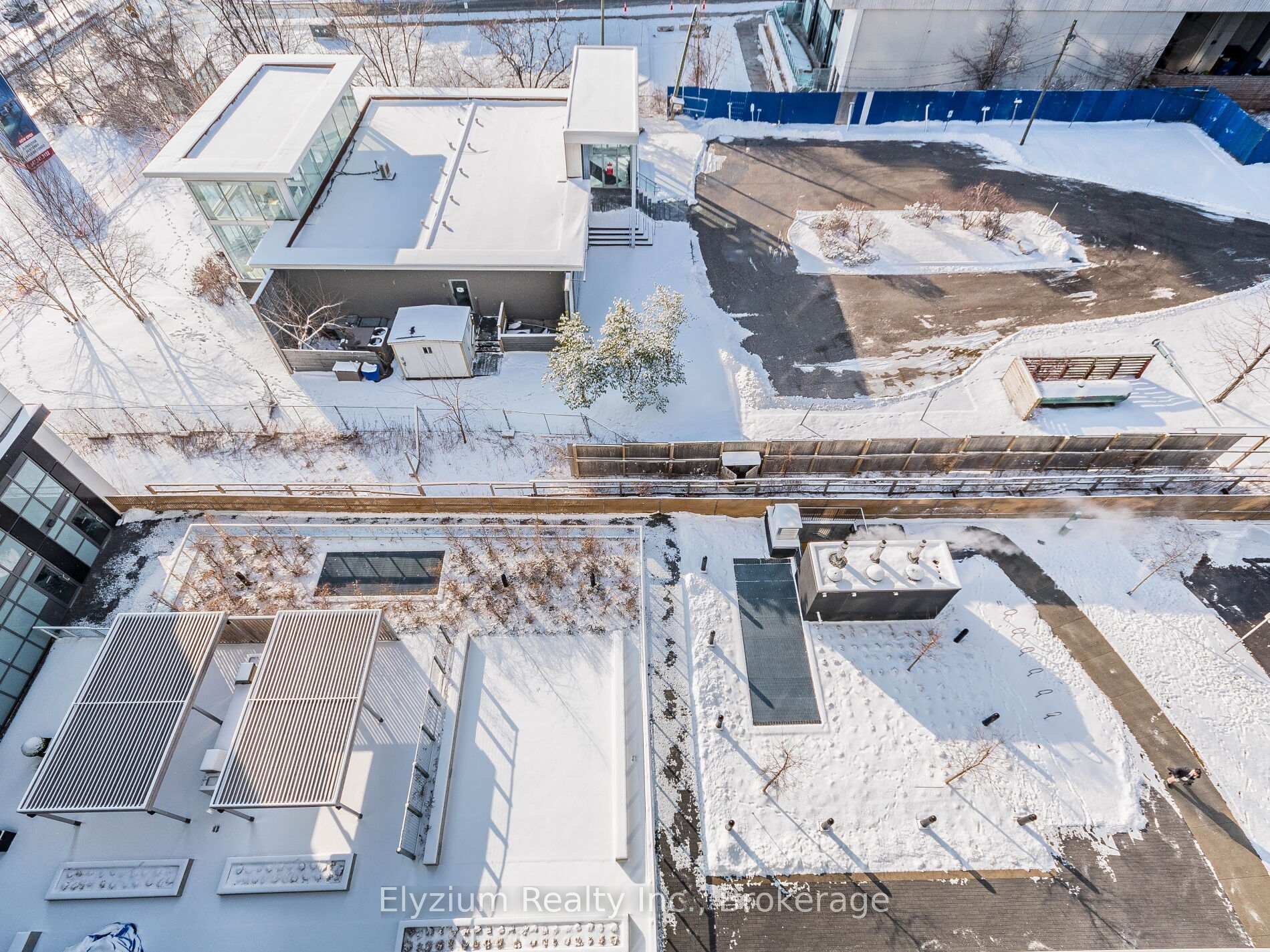 1 Bedroom Condo at 65 Annie Craig,  Toronto For sale
