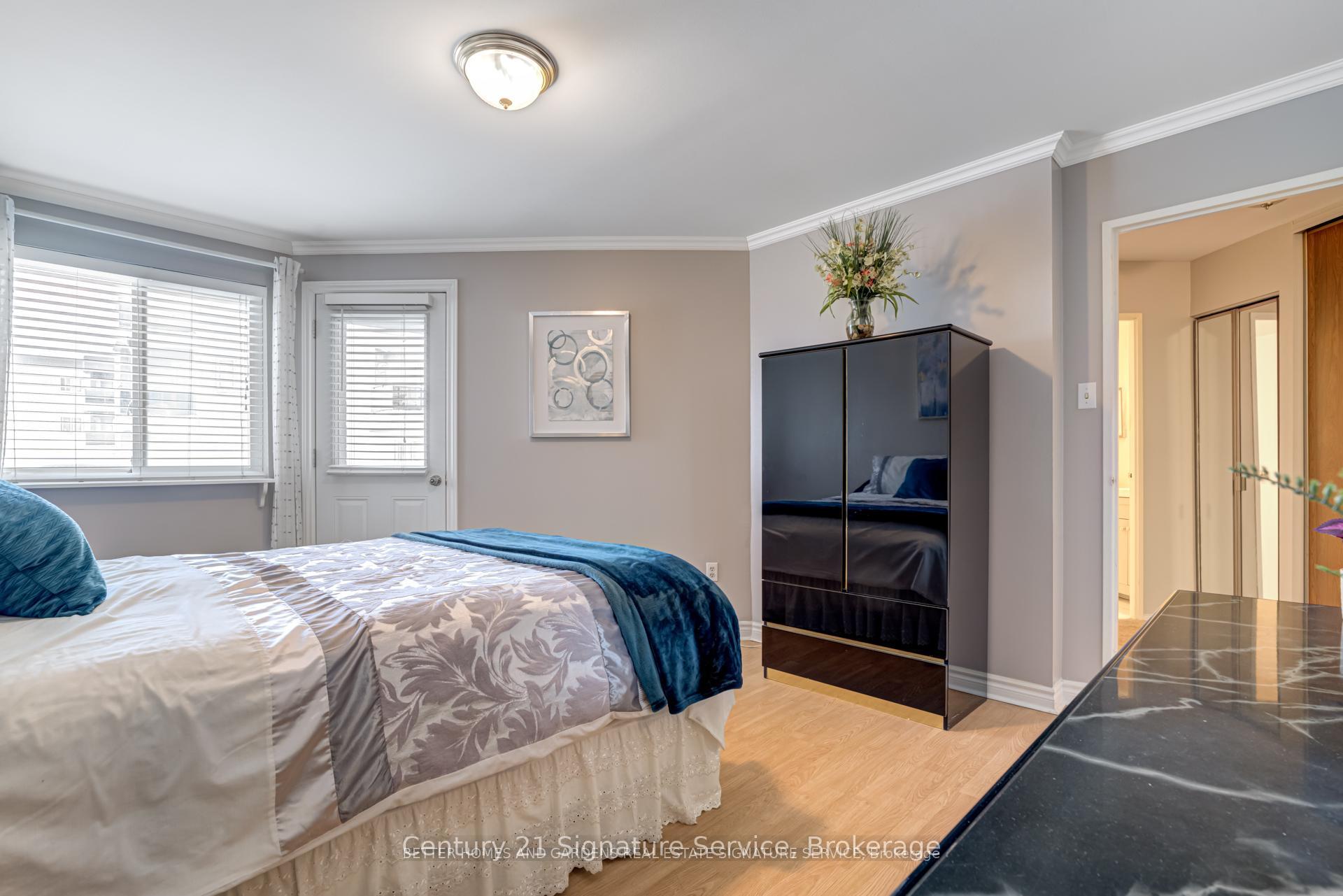 2 Bedrooms Condo at 2001 Bonnymede, Mississauga For sale