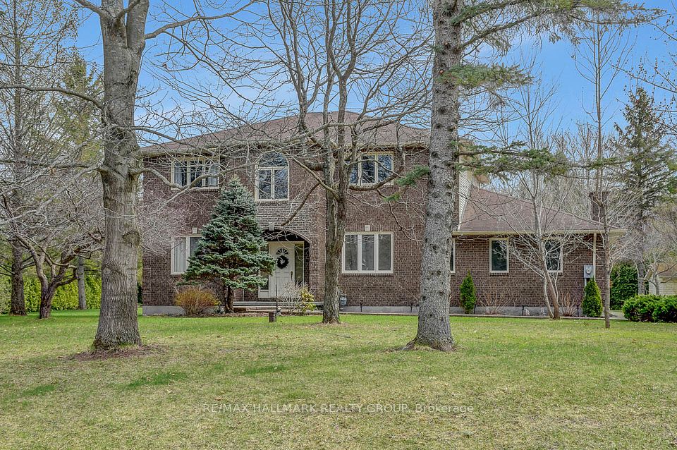 111 Huntley Manor