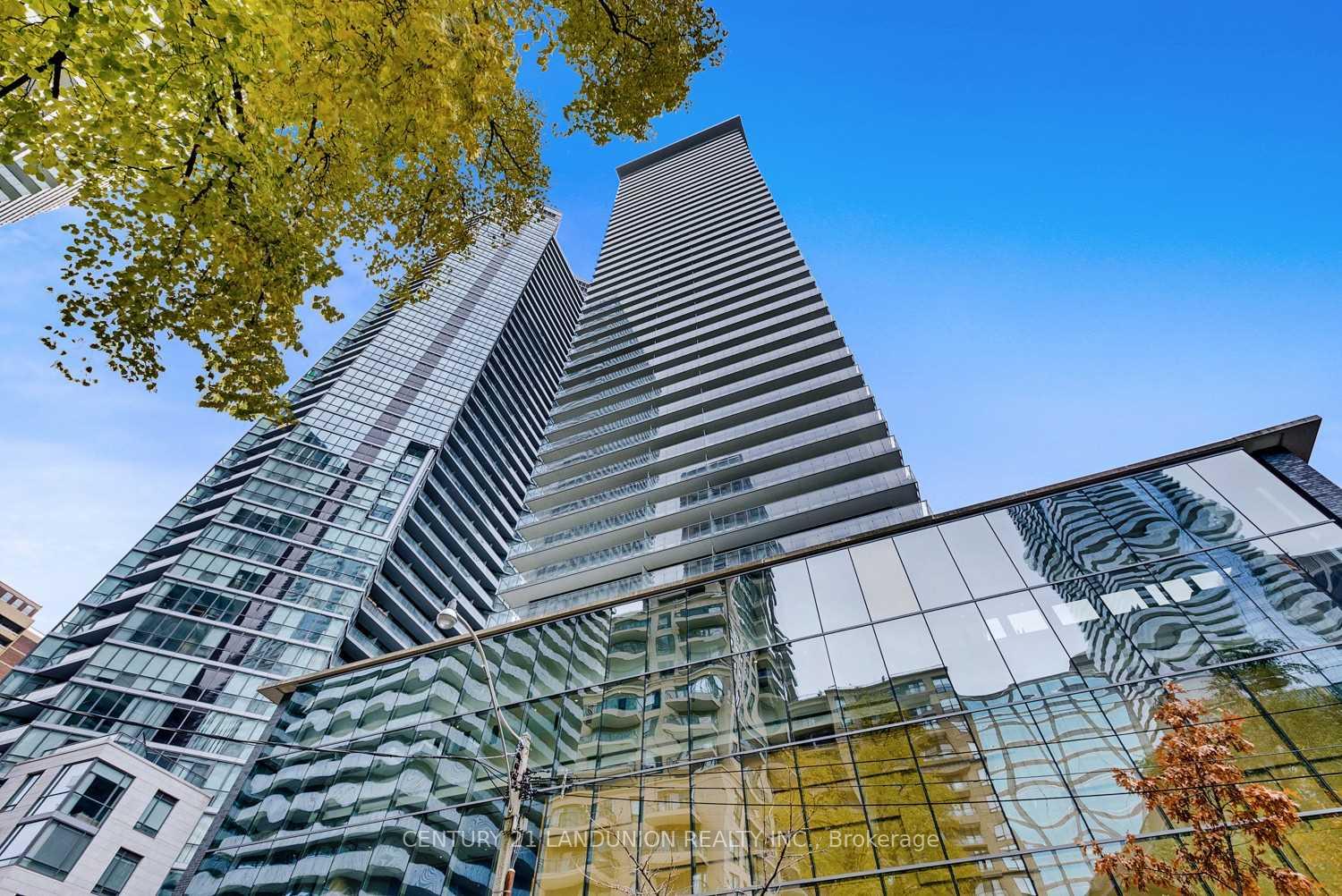 2 Bedrooms Condo at 33 Charles, Toronto For sale
