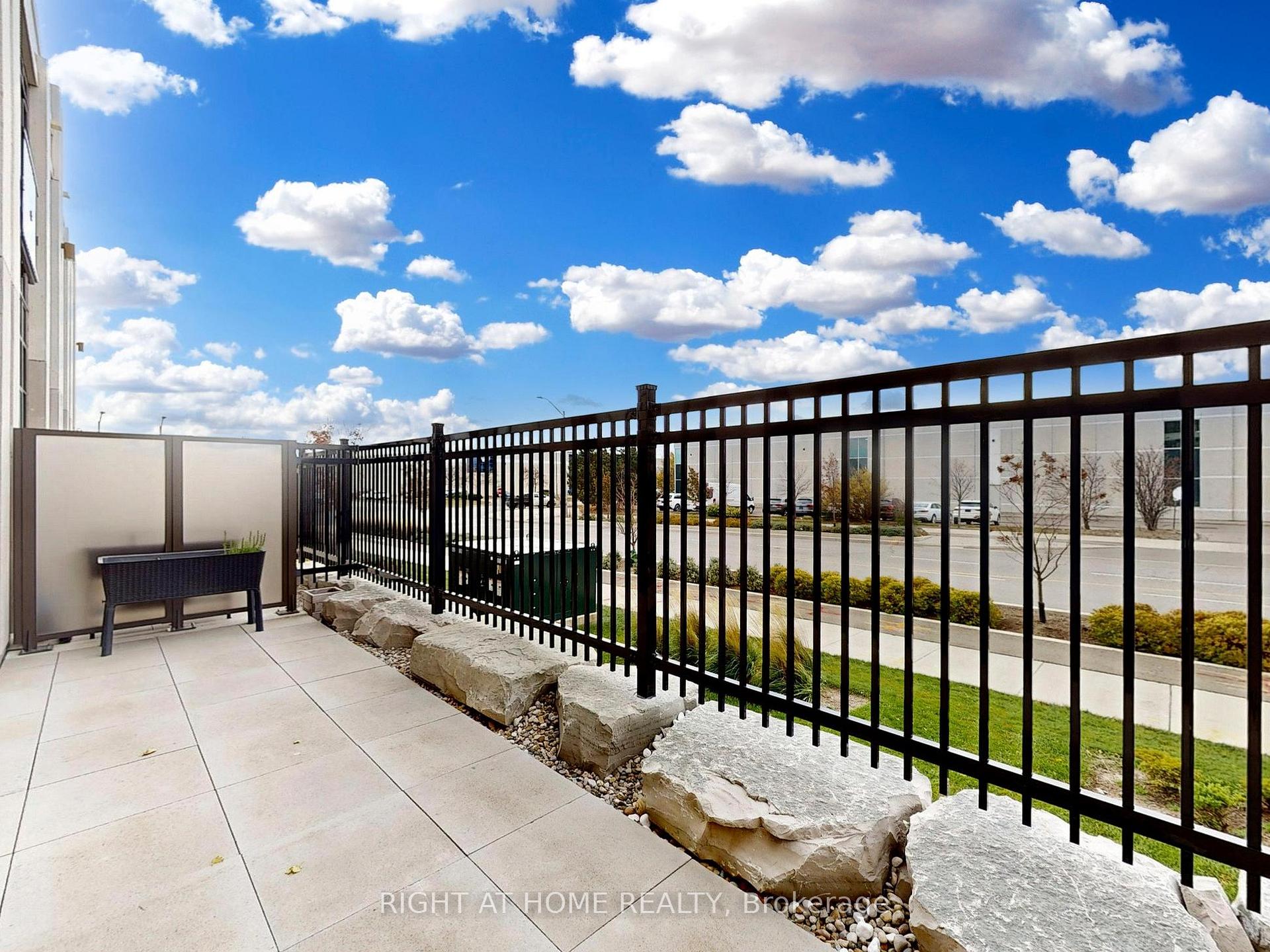 2 Bedrooms Condo at 9075 Jane, Vaughan For sale