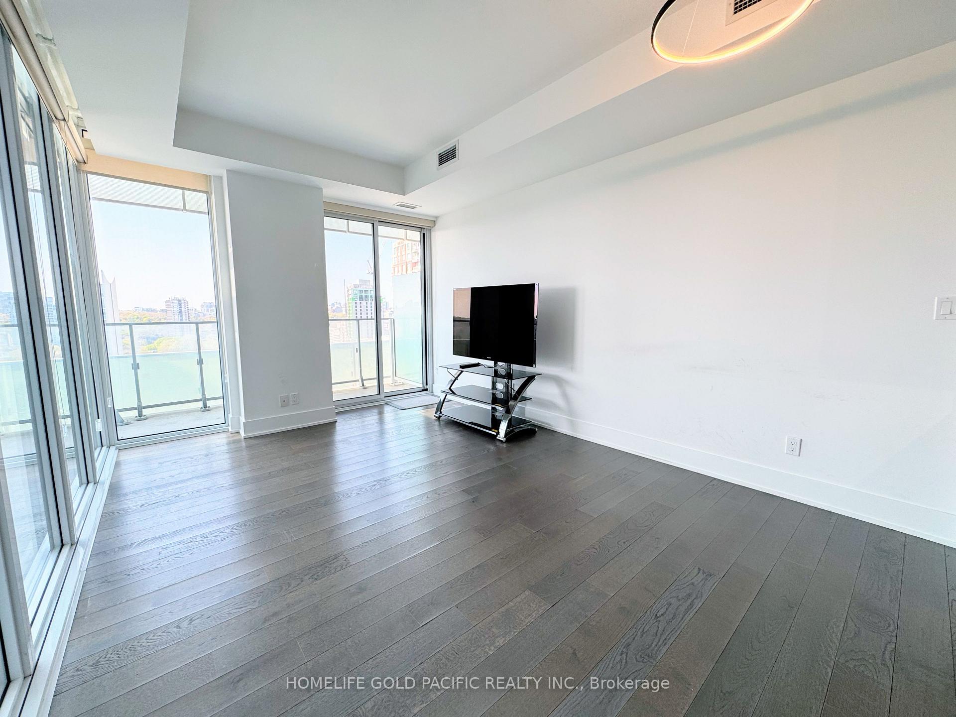 2 Bedrooms Condo at 200 Bloor, Toronto For sale
