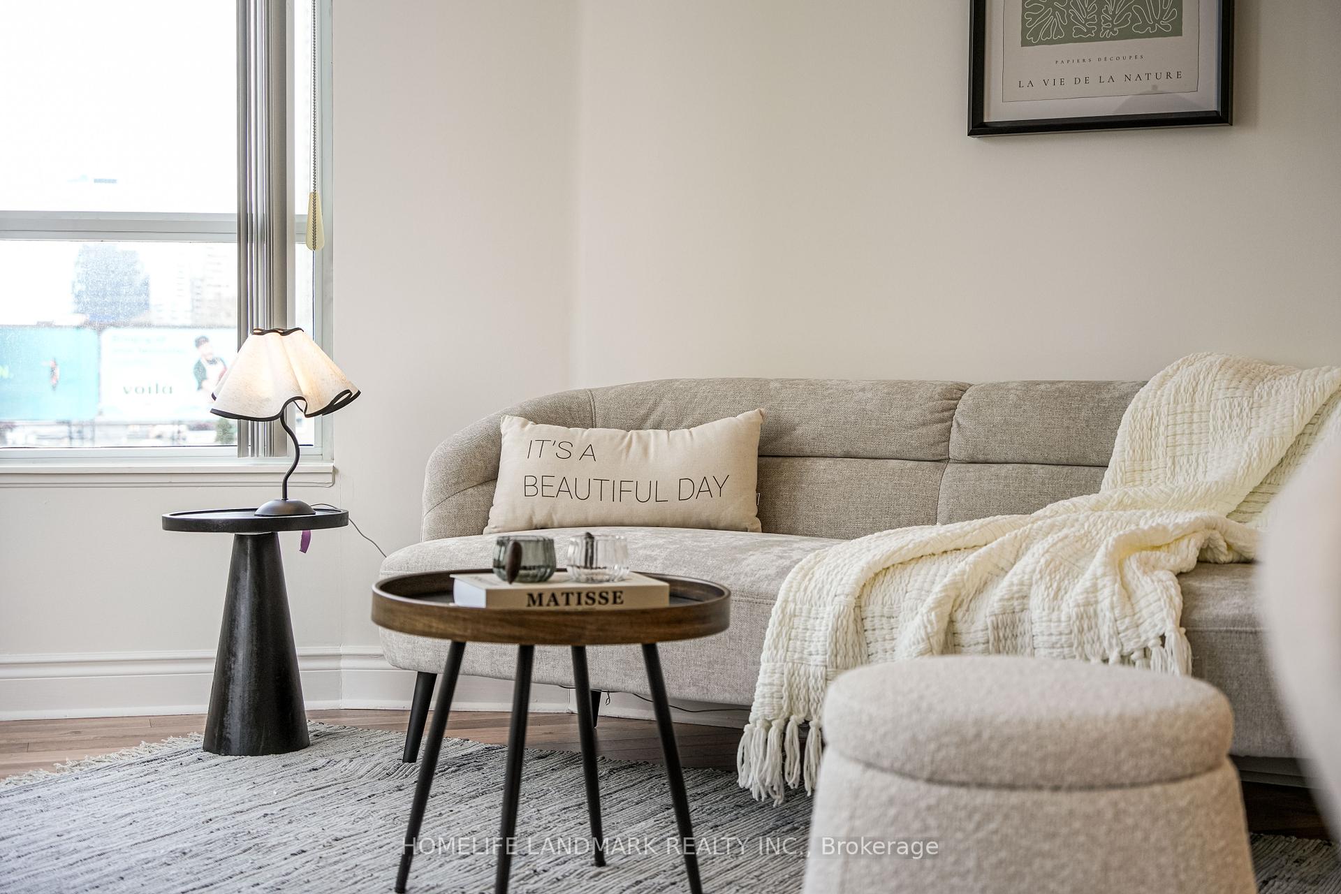 3 Bedrooms Condo at 500 Doris,  Toronto For sale