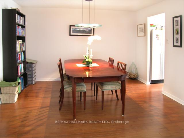 2 Bedrooms Condo at 30 Church, Toronto For sale