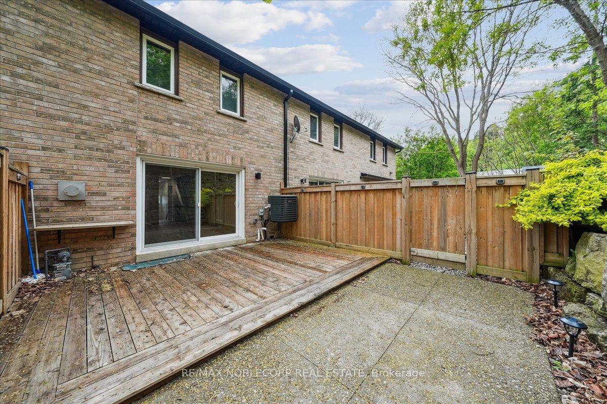 3 Bedrooms Condo at 20 William Farr, Vaughan For sale