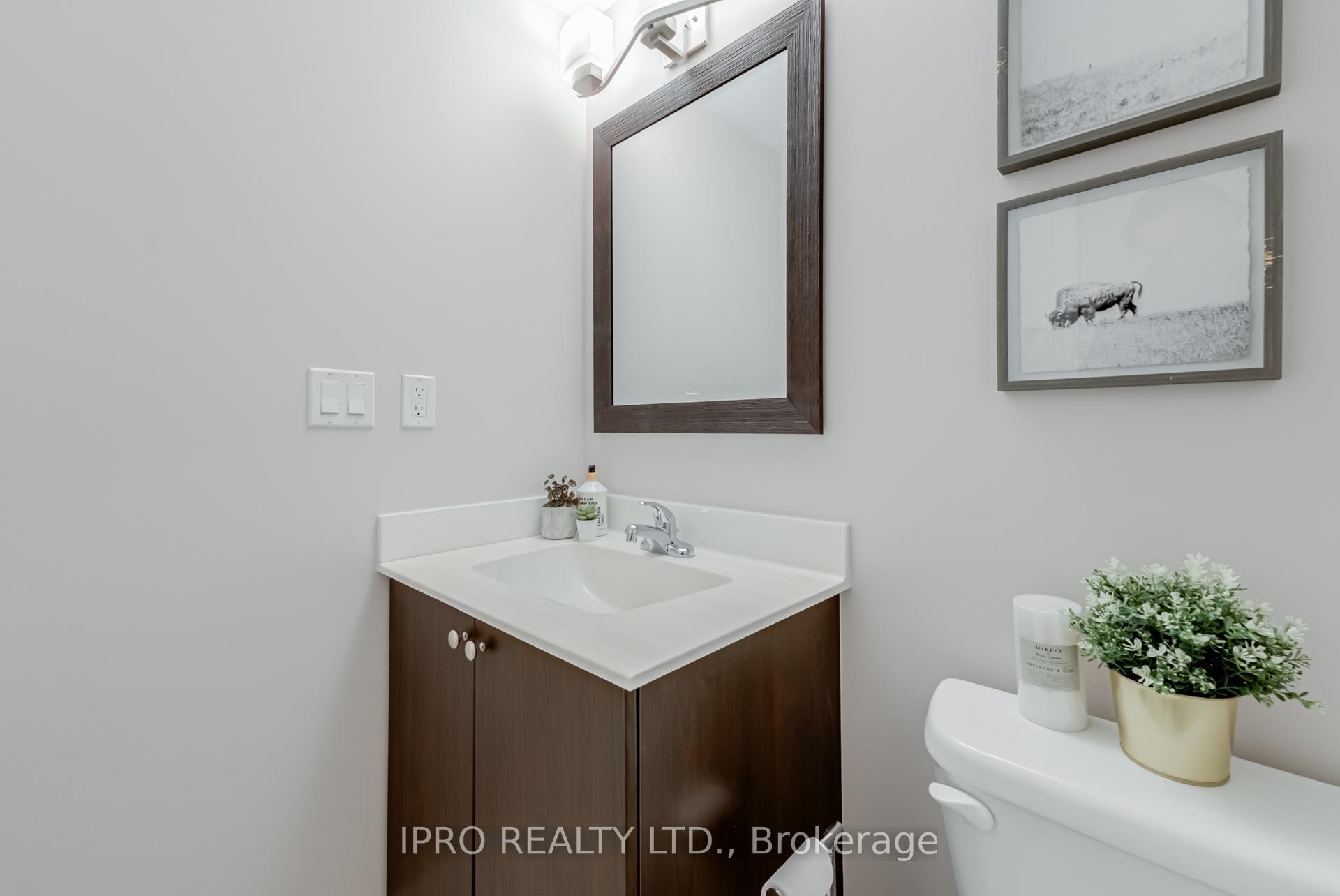 5 Bedrooms Condo at 15 Sousa Mendes, Toronto For sale