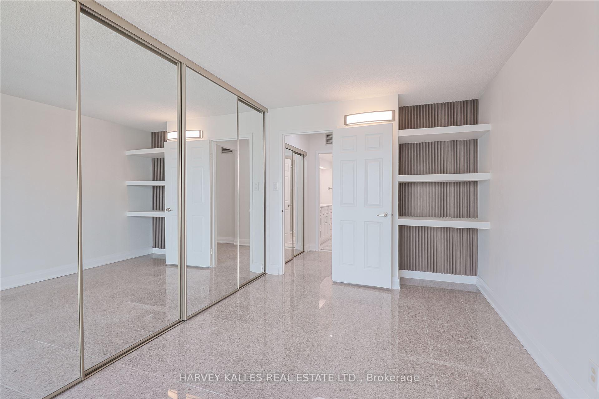 99 Harbour Square 2506