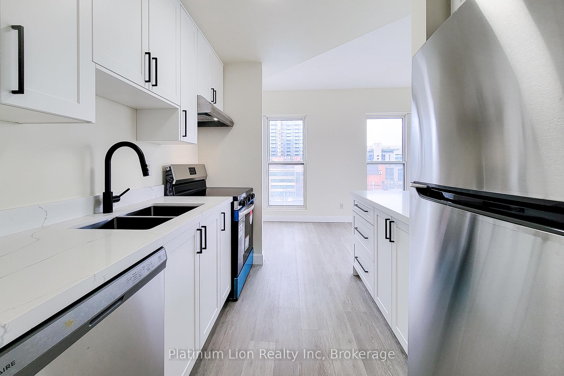 2 Bedrooms Condo at 135 James,  Hamilton For sale