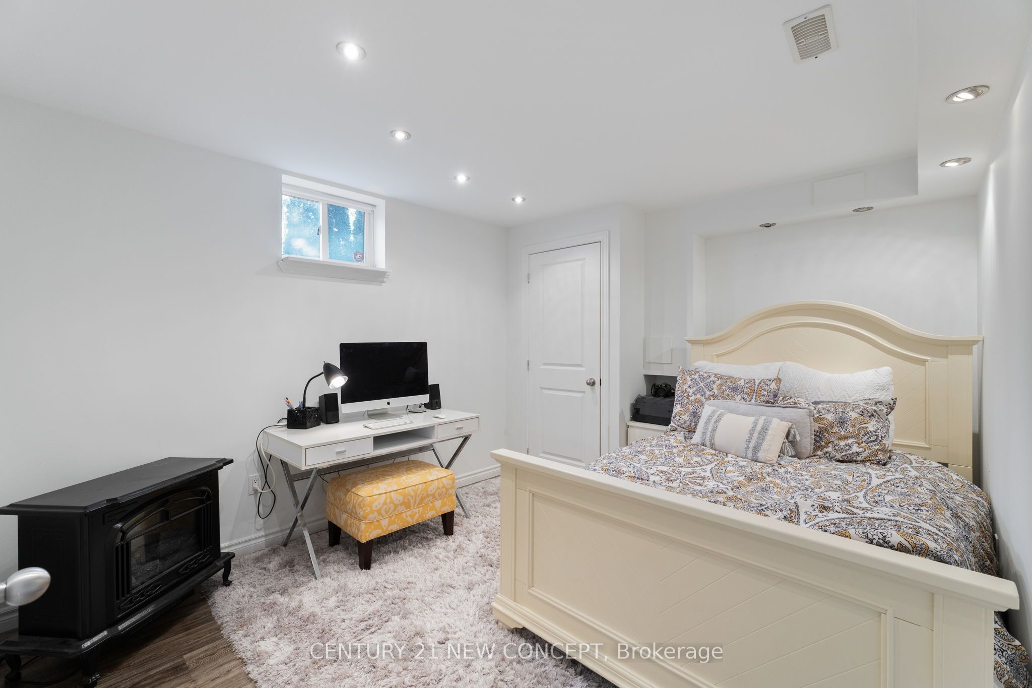 47 Sandra Drive S