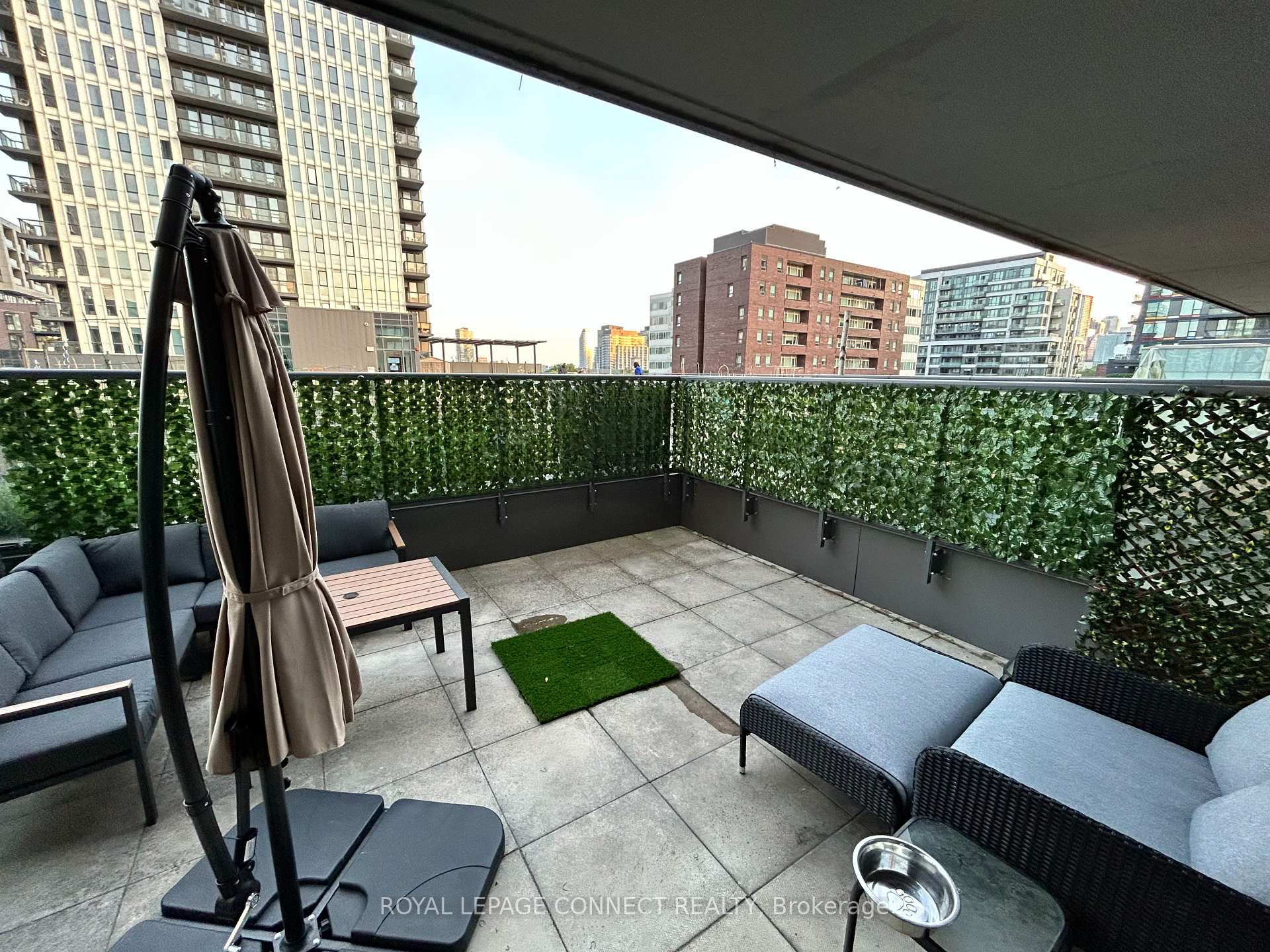 1 Bedroom Condo at 170 Sumach, Toronto For sale