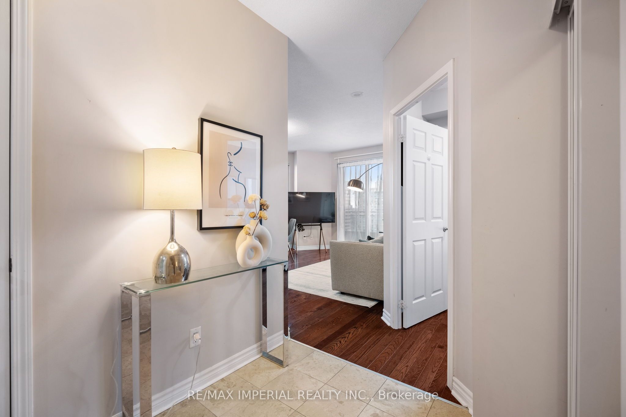 18 Holmes Avenue, #2210
