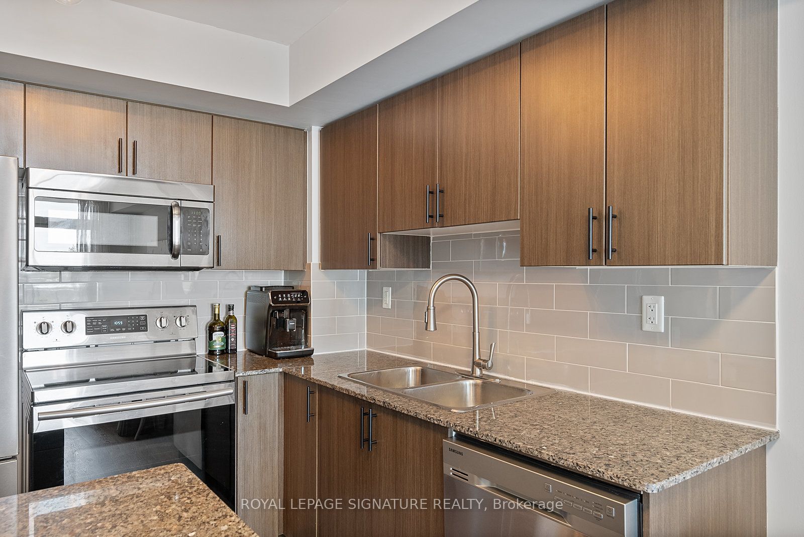 816 Lansdowne Avenue, #410