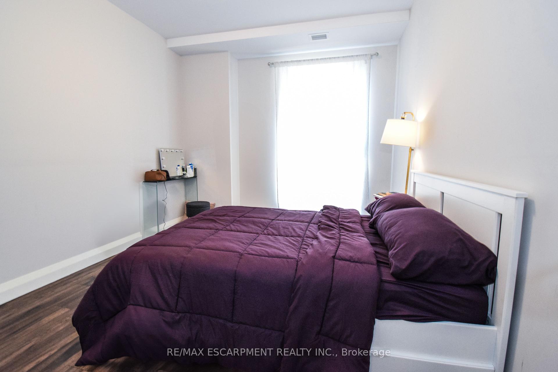 1 Bedroom Condo at 118 King,  Hamilton For sale