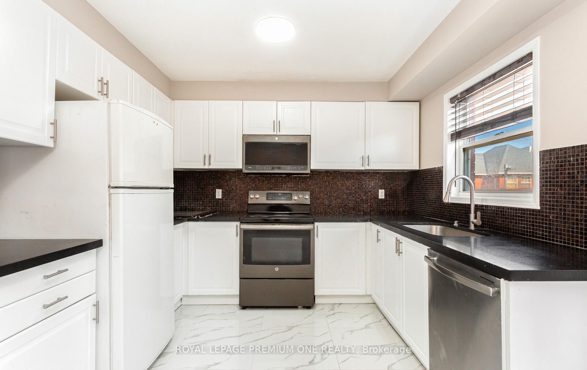 6860 MeadowvaleTownCentre Circle, #23