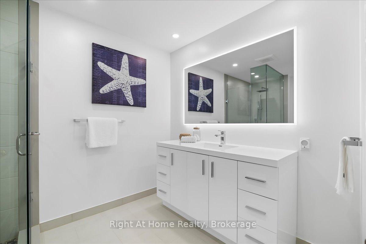 2 Bedrooms Condo at 2250 Rockingham, Oakville For sale