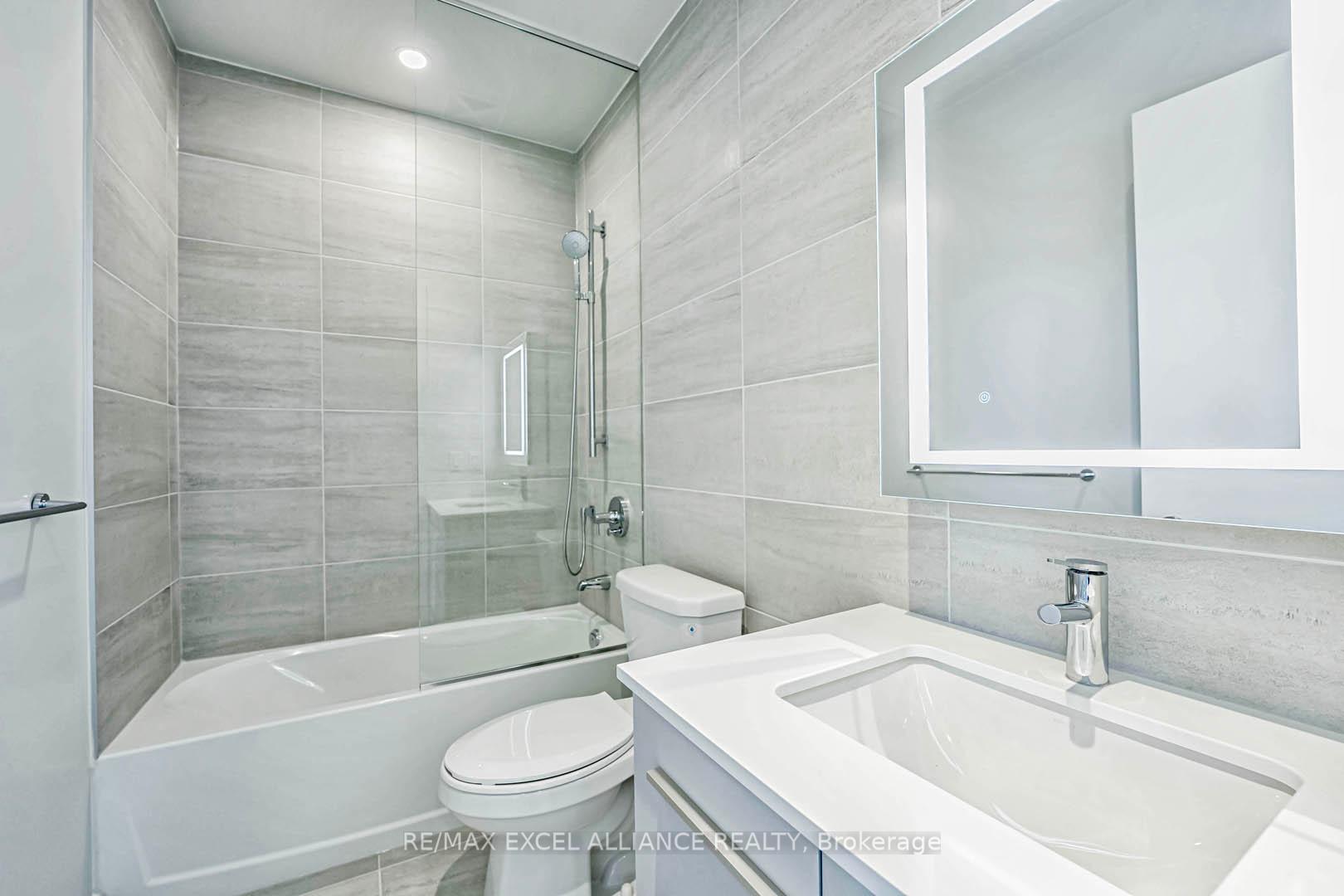 1 Bedroom Condo at 8 Cumberland,  Toronto For sale