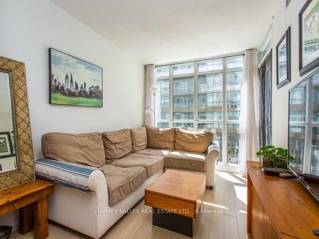 15 Iceboat Terrace 335
