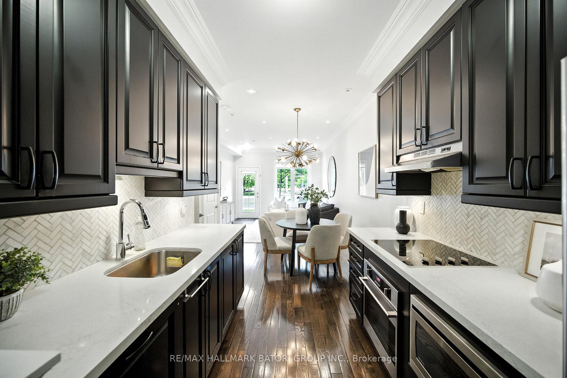 4 Bedrooms Condo at 2110 Bayview, Toronto For sale