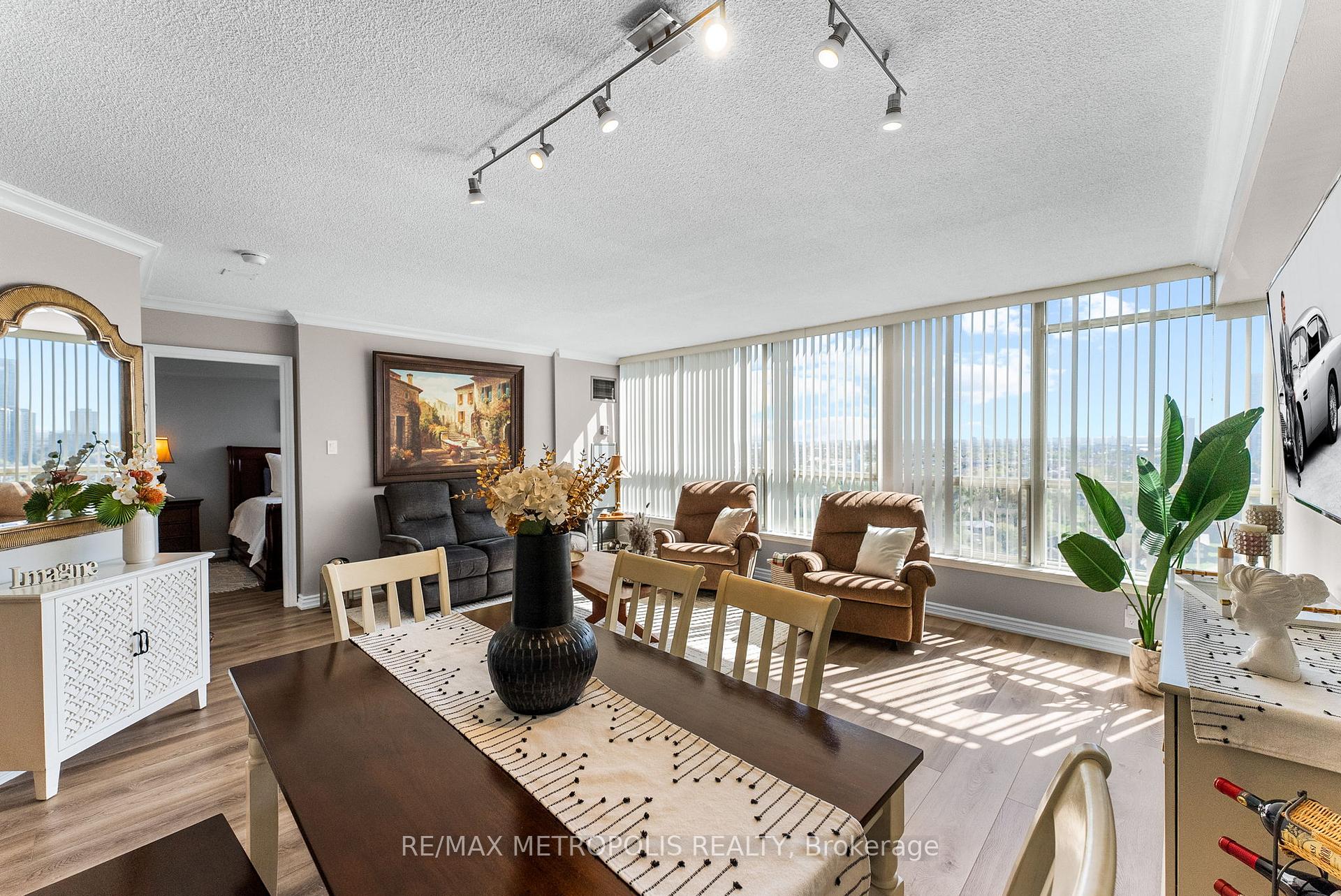 1 Bedroom Condo at 55 Elm, Mississauga For sale