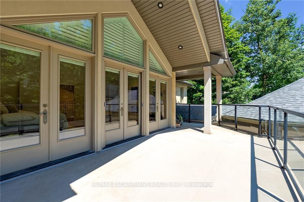 2642 Bluffs Way