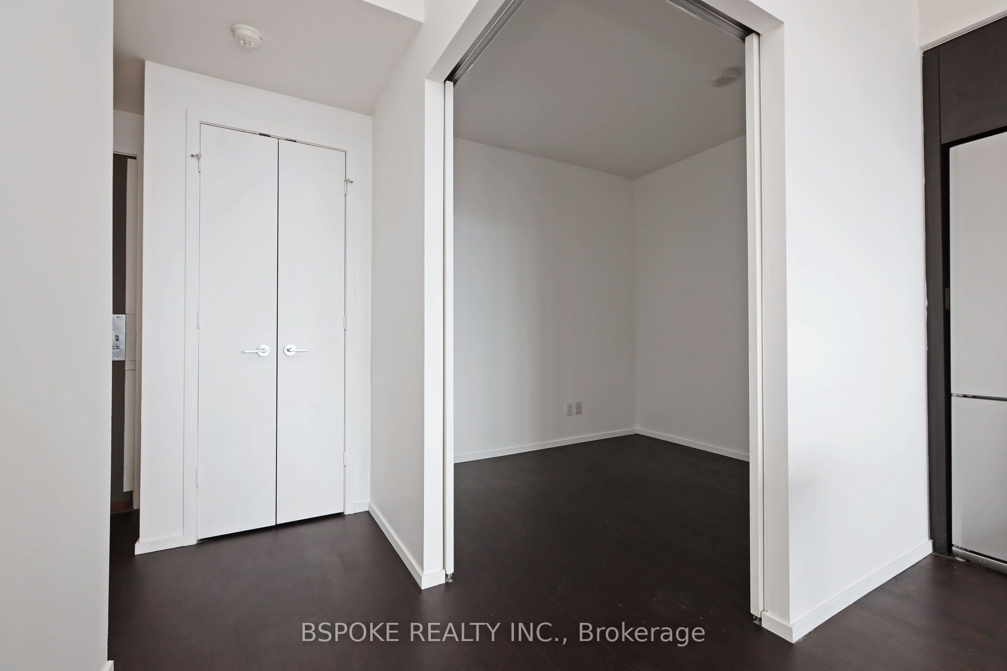 101 Charles Street E, #4402