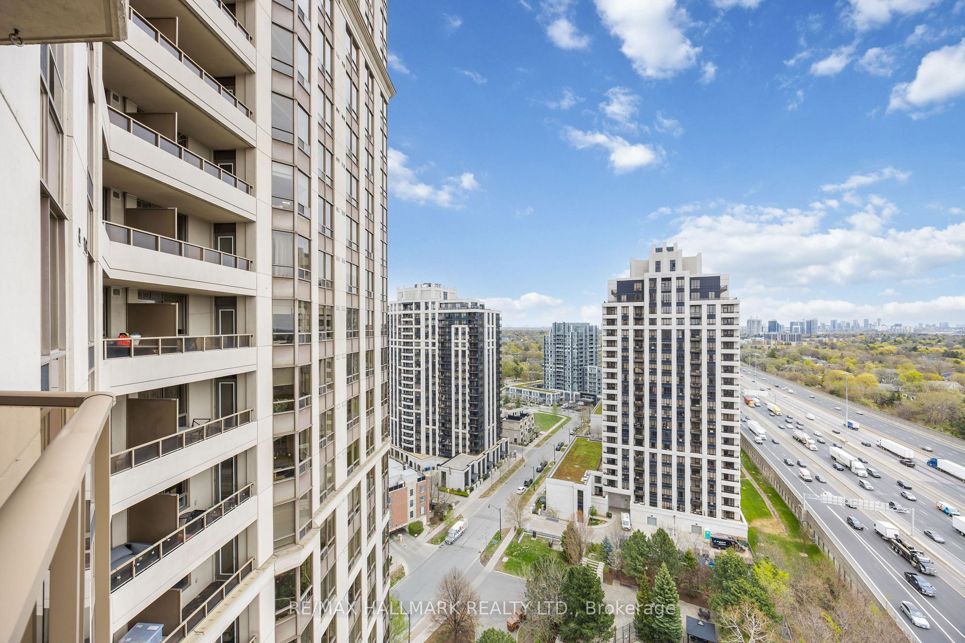 4 Bedrooms Condo at 80 Harrison Garden, Toronto For sale