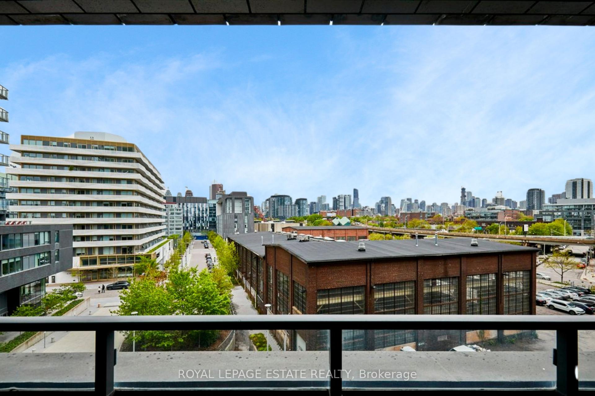3 Bedrooms Condo at 120 Bayview, Toronto For sale