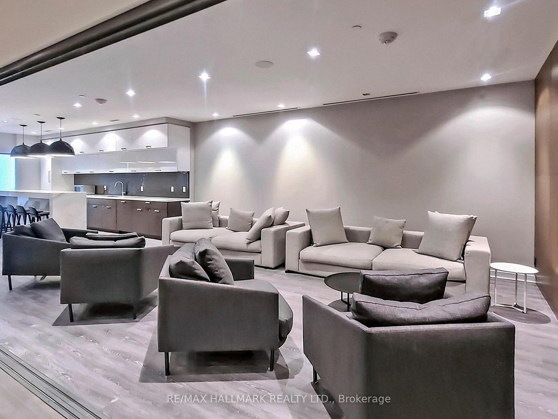 2 Bedrooms Condo at 8 Mercer, Toronto For sale