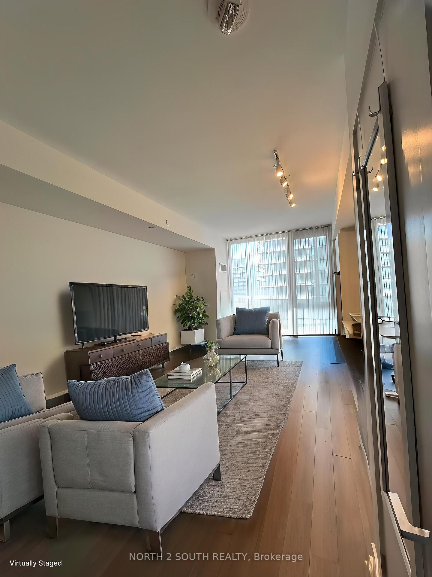 2 Bedrooms Condo at 357 King,  Toronto For sale